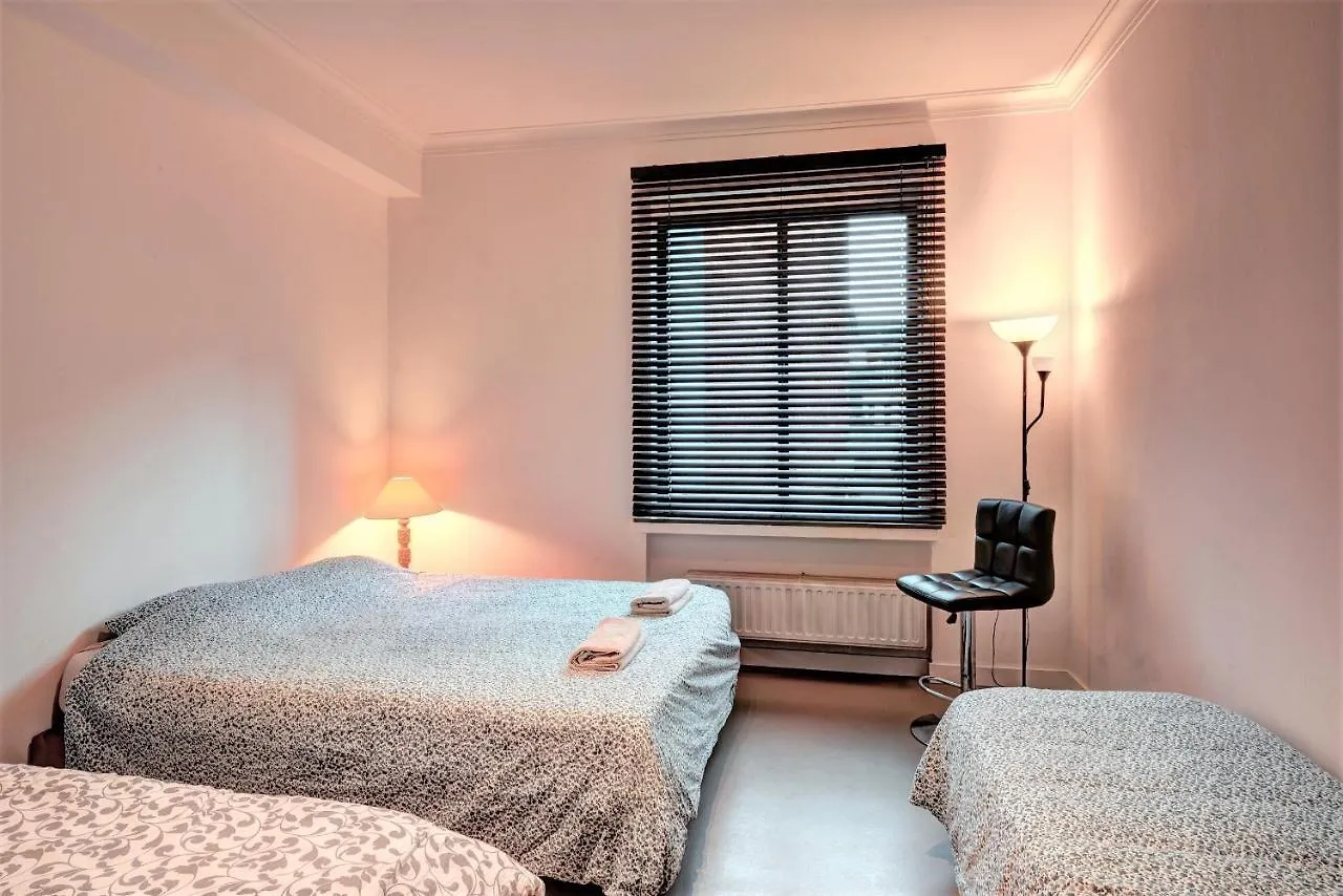 The Meir Lodge. Apartments In Heart Of Anvers Belçika